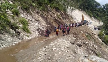 मनाङ सडक : साँझ खुल्यो बिहान फेरि अवरुद्ध