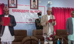 मुख्यमन्त्री थापाद्वारा शपथ ग्रहण