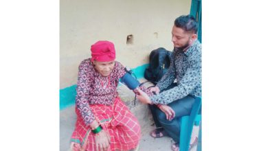 घरमै पुगेर ज्येष्ठ नागरिकको उपचार
