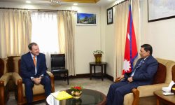 उपप्रधानमन्त्री श्रेष्ठसँग संयुक्त अधिराज्यका राजदूत फेनको शिष्टाचार भेट