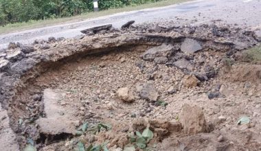 बम विस्फोटबाट राजमार्गमा क्षति