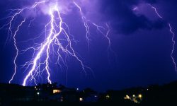 चट्याङबाट दिदीको मृत्यु, बहिनी घाइते