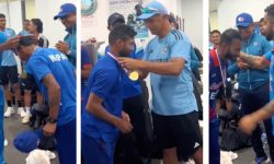 भारतीय खेलाडी र प्रशिक्षकले नेपाली खेलाडीलाई लगाइदिए मेडल