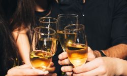 सबैभन्दा धेरै रक्सी कुन देशका मानिसहरुले पिउँछन् ?