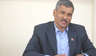 वार्षिक १३ खर्बको विद्युत् निर्यात भए व्यापार घाटा अन्त्य हुन्छ : गभर्नर अधिकारी