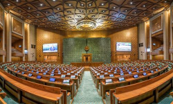 गणेश चतुर्थीको साइत पारेर भारतीय सांसदहरू नयाँ संसद् भवनमा