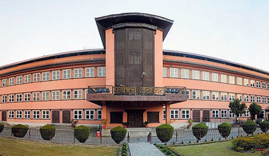 सर्वोच्चको प्रश्न : ललिता निवासमा पूर्वप्रधानमन्त्री नेपाल र भट्टराईलाई किन मुद्दा चलाइएन ?