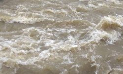 पर्वतमा बेपत्ता जीप मोदी किनारमा भेटियो, एक जनाको शव फेला