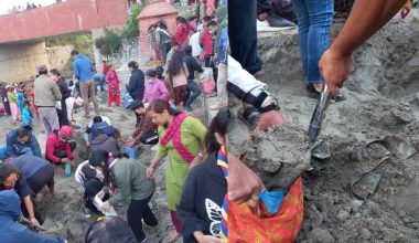 भक्तपुरको ब्रम्हायणीमा पाँगो माटो लिनेको घुइँचो