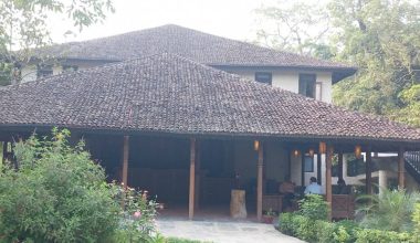 सौराहामा बनबास रिसोर्ट