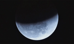 आज खण्डग्रास चन्द्रग्रहण लाग्दै