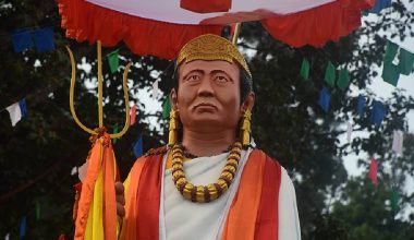 चिल्लागढधाममा फाल्गुनन्दको सालिक निर्माण