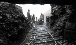 भारतको पश्चिम बङ्गालमा कोइला खानी भत्किँदा तीन जनाको मृत्यु, कैयौँ फसेको आशङ्का