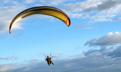 पोखरामा प्याराग्लाइडिङ पुन: सुरु, पर्यटन व्यवसायी उत्साहित