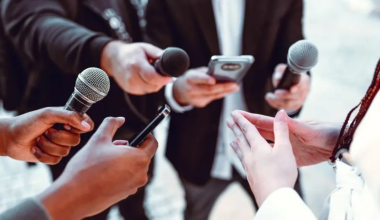 पत्रकारको न्यूनतम पारिश्रमिक पूर्ण रुपमा लागू हुनुपर्ने माग गर्दै धर्ना