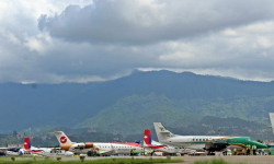 दसैँमा हवाई टिकट नपाउँदा यात्रु अलपत्र