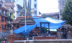 भूकम्पले जीर्ण बनेका सम्पदा अझै त्रिपालमुनि