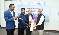 नेपाल राष्ट्रिय क्रिकेट टिमलाई क्रिकेट सामग्री हस्तान्तरण