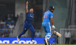 इङ्ल्यान्डलाई भारतले दियो २३० रनको लक्ष्य