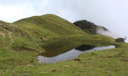 रिग र तिलाचन तालमा पर्यटन