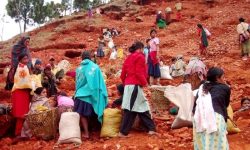 माटो बेचेर दसैँ खर्चको जोहो