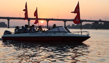 नारायणी नदीमा सञ्चालन हुन थाले मोटरबोट