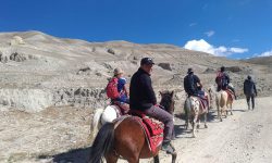 उपल्लो मुस्ताङमा पर्यटकको ताँती