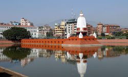 बालगोपालेश्वर मन्दिरमा टीका लगाउनेको भीड