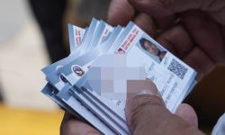 विदेशबाट मतदाता नामावलीमा नाम दर्ता गर्न नेपाली नागरिकता नत्यागेको स्वघोषणा गर्नुपर्ने