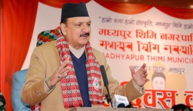 अर्थतन्त्र विस्तारै सकारात्मक दिशामा गइरहेको छ : अर्थमन्त्री डा. महत