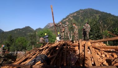 भूकम्प पीडितका अस्थायी आवास निर्माण सेना प्रहरीले गर्ने