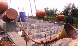 पर्यटक तान्दै अस्तामको नौमती बाजा पार्क