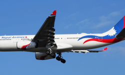 हुम्लाबाट उड्न ठिक्क परेको नेपाल एयरलाइन्सको हवाईजहाजबाट यात्रुलाई ओरालियो