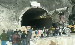 एक हप्ता अघि सुरुङभित्र फसेका ४० मजदुरको अझै भएन उद्धार, टुट्दैछ हौसला