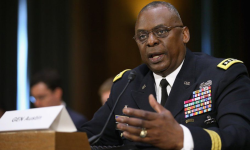 किएभलाई अमेरिकी समर्थनबारे आश्वस्त पार्न अमेरिकी रक्षामन्त्रीको युक्रेन भ्रमण