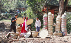 ओझेलमा पर्दै स्थानीय सीप