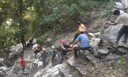 श्रमदान र सहयोग जुटाएर पक्की पदमार्ग