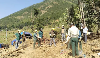 भूकम्प प्रभावित बसेको बस्ती हटाउँदै डिभिजन वन