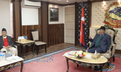 प्रधानमन्त्री प्रचण्ड र अध्यक्ष ओलीबीच समसामयिक राजनीतिक विषयमा छलफल