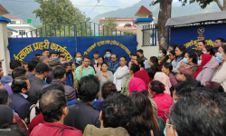 कुटपिटको विरोधमा डाक्टरहरुको प्रदर्शन