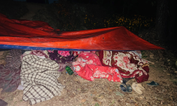 खुला आकाशमुनि रात बिताउँदा…