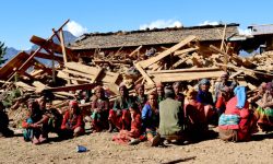 रुकुम पश्चिममा मृतकका परिवारलाई राहत रकम बाँडिदै