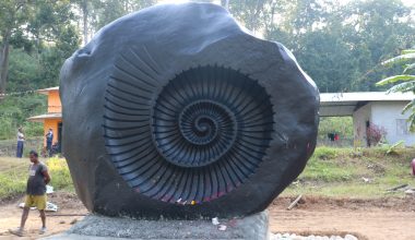 माडीमा नेपालको अग्लो चक्रशिला स्थापना