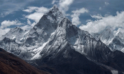 सेताम्मे हिमाल किन कालो हुँदै छ ?