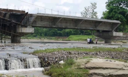 पक्की पुल निर्माण नहुँदा आवतजावतमा सास्ती