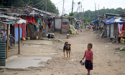 थापाथलीको सुकुमबासी बस्ती भित्र छिर्दा