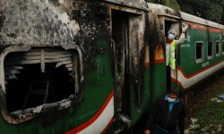 रेलको कोचमा आगलागी हुँदा बङ्लादेशमा चार जनाको मृत्यु