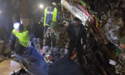 बस र ट्रक एकापसमा ठोक्किँदा तीनजनाको मृत्यु, २७ घाइते