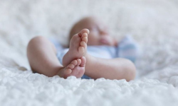 जहाजको शौचालयमा नवजात शिशु