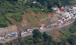 नारायणगढ–मुग्लिन सडक चार घण्टा बन्द हुने